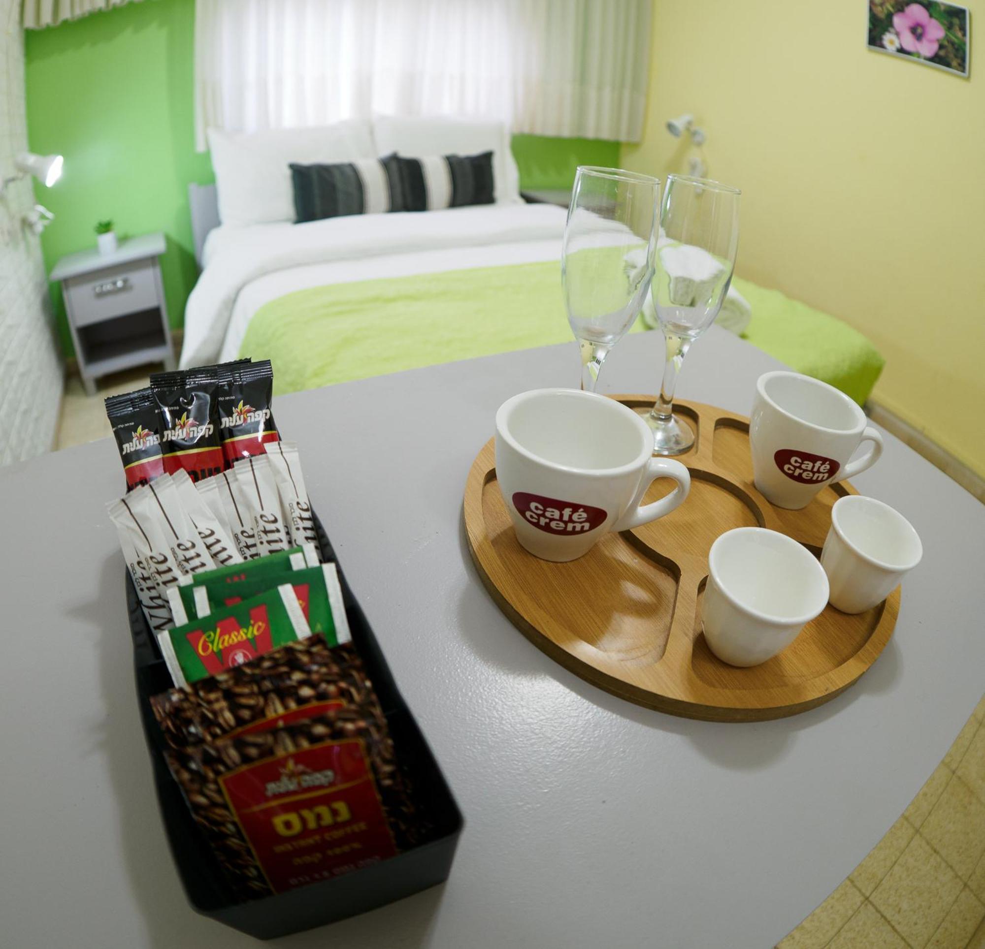Breezot Yam Hotel นาฮารียา ภายนอก รูปภาพ