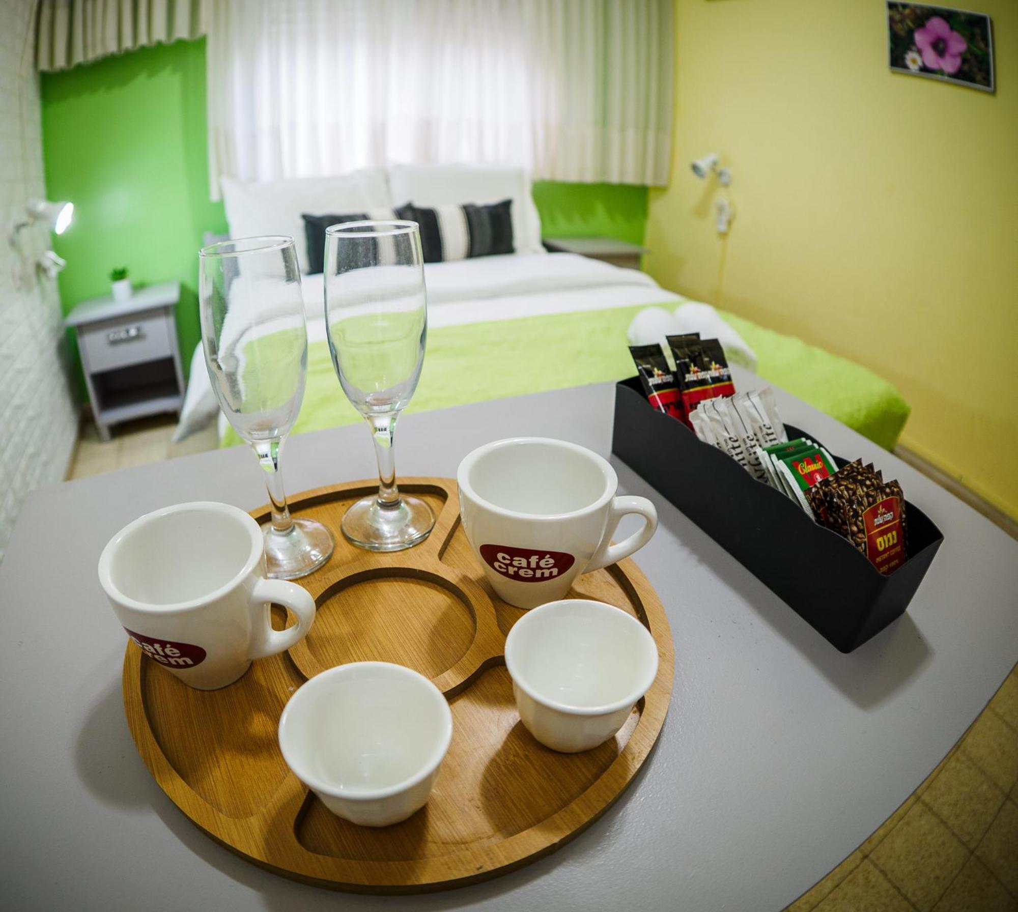 Breezot Yam Hotel นาฮารียา ภายนอก รูปภาพ